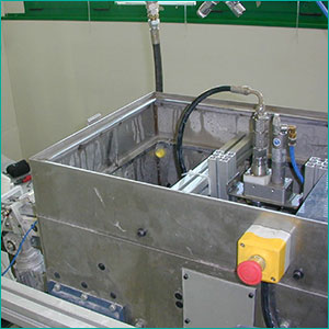 La macchina automatica di pulizia Airmation consente la rimozione completa di materiali plastici da supporti…